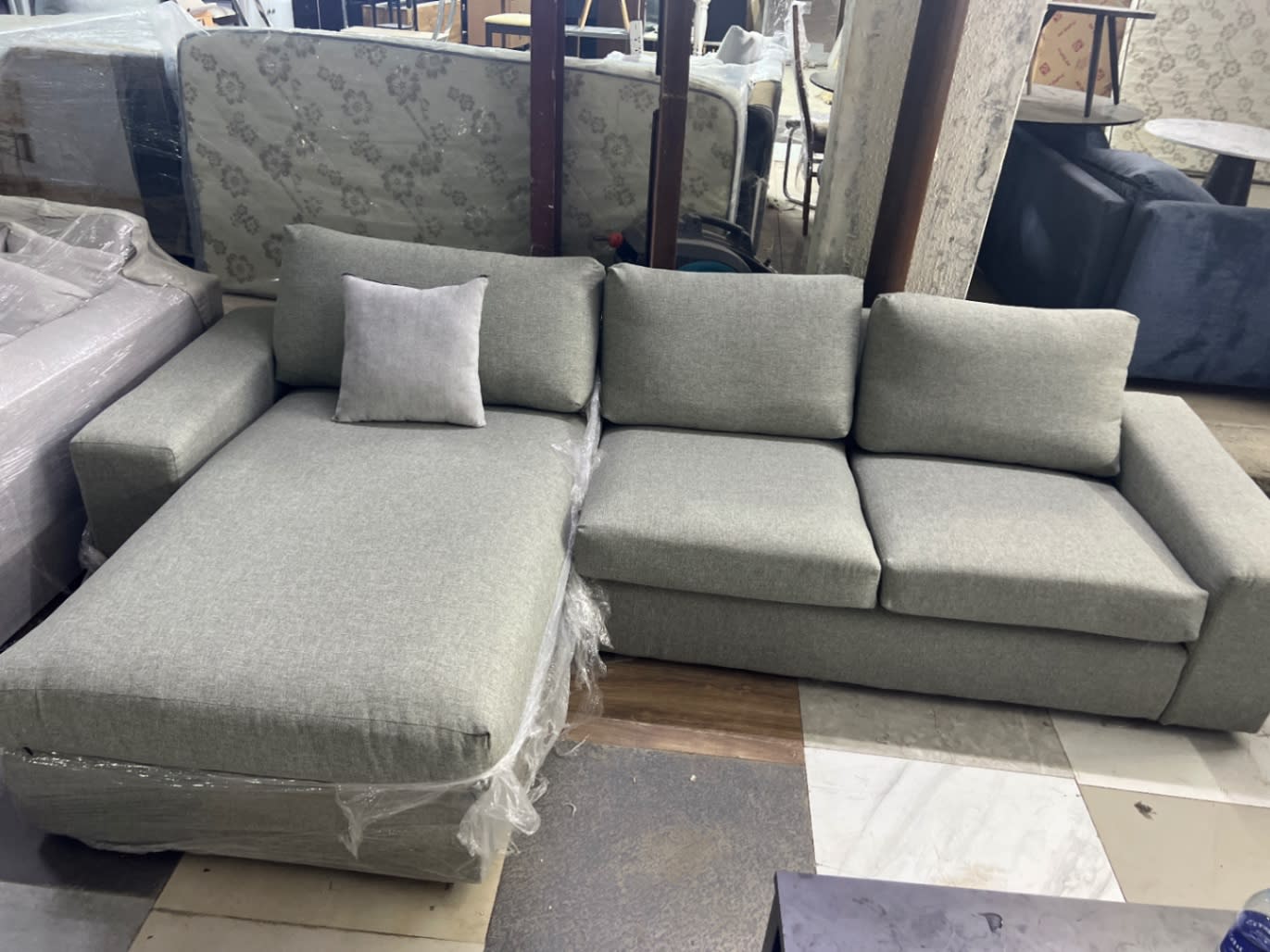 L-Shape Sectional Sofa with Chaise