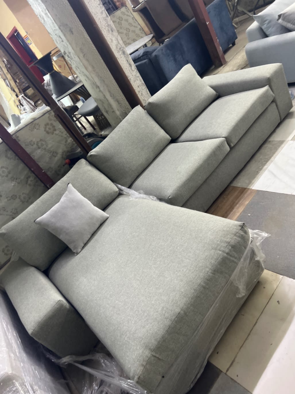 L-Shape Sectional Sofa with Chaise 2