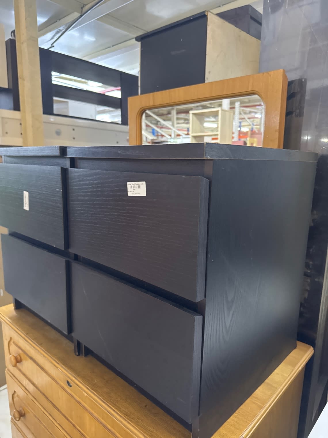 2-Drawer Nightstand Set 3