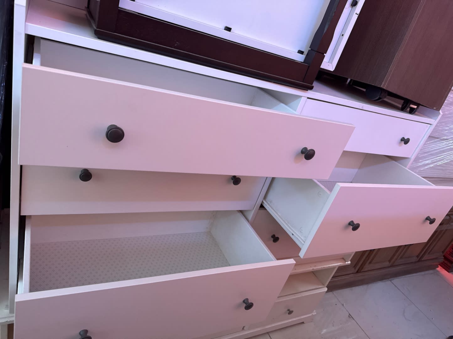 Multi-Drawer Dresser 3