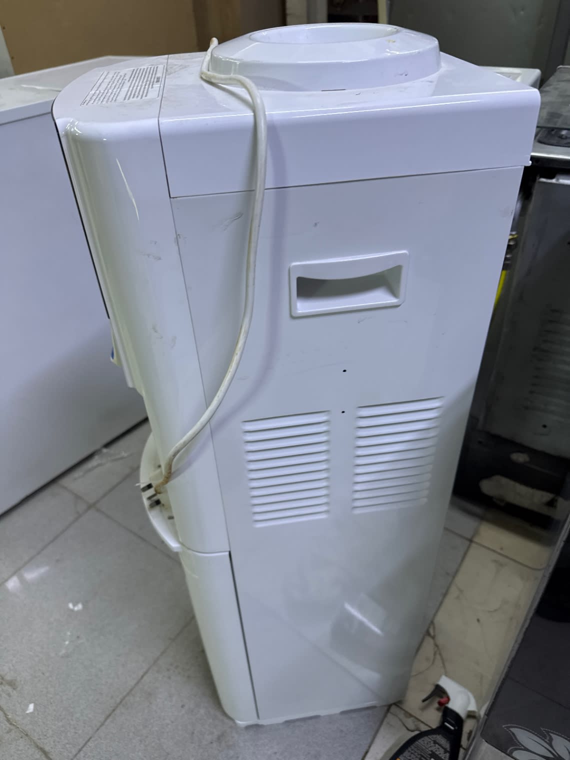 Hot and Cold Water Dispenser 2
