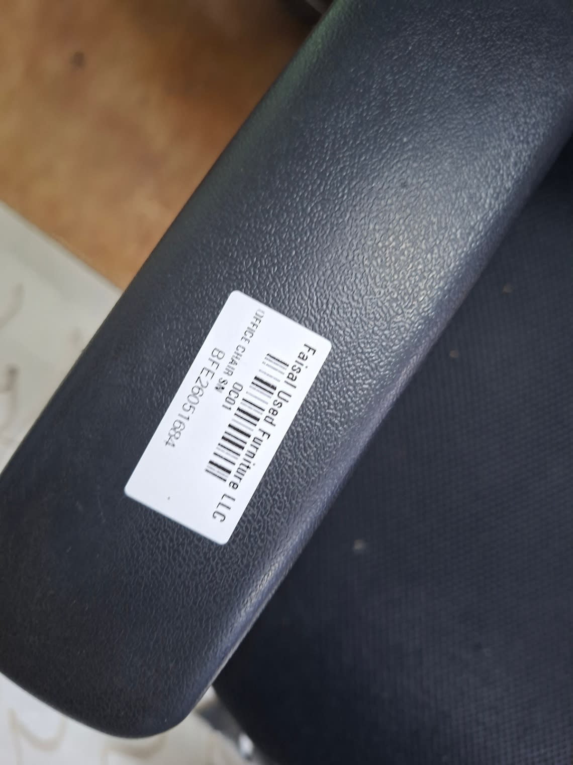 Bufaisal barcode label BFE26051684 for used mesh back office chair