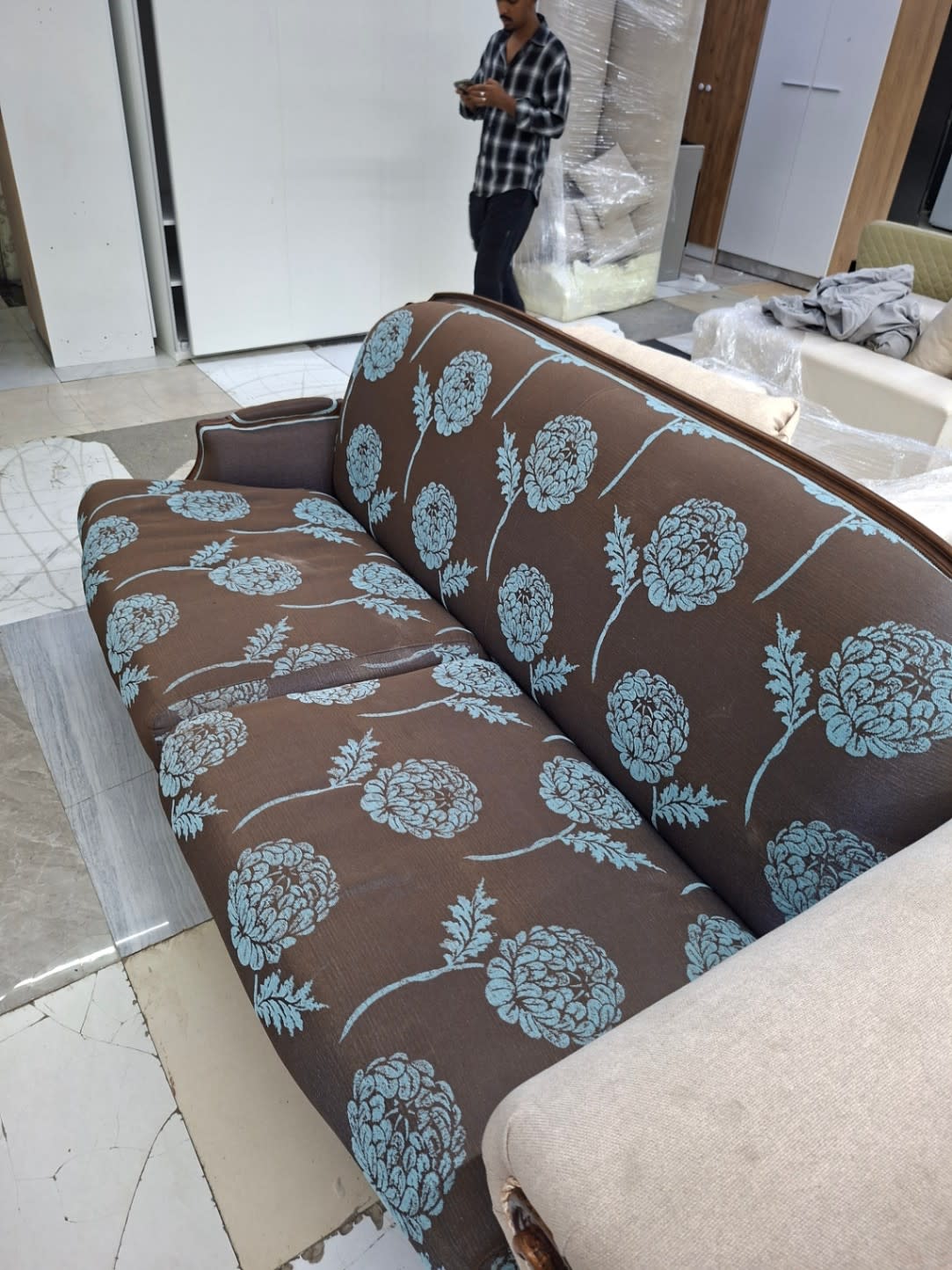 3-Seater Classic Sofa 3