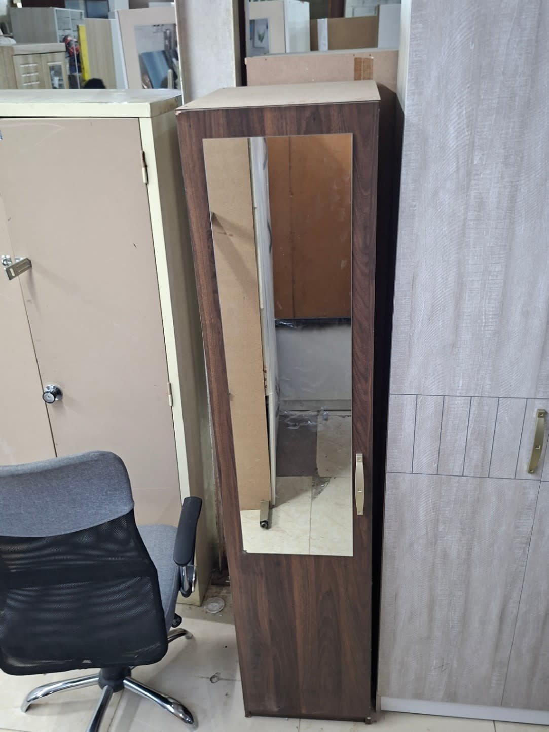 Single Door Wardrobe with Mirror