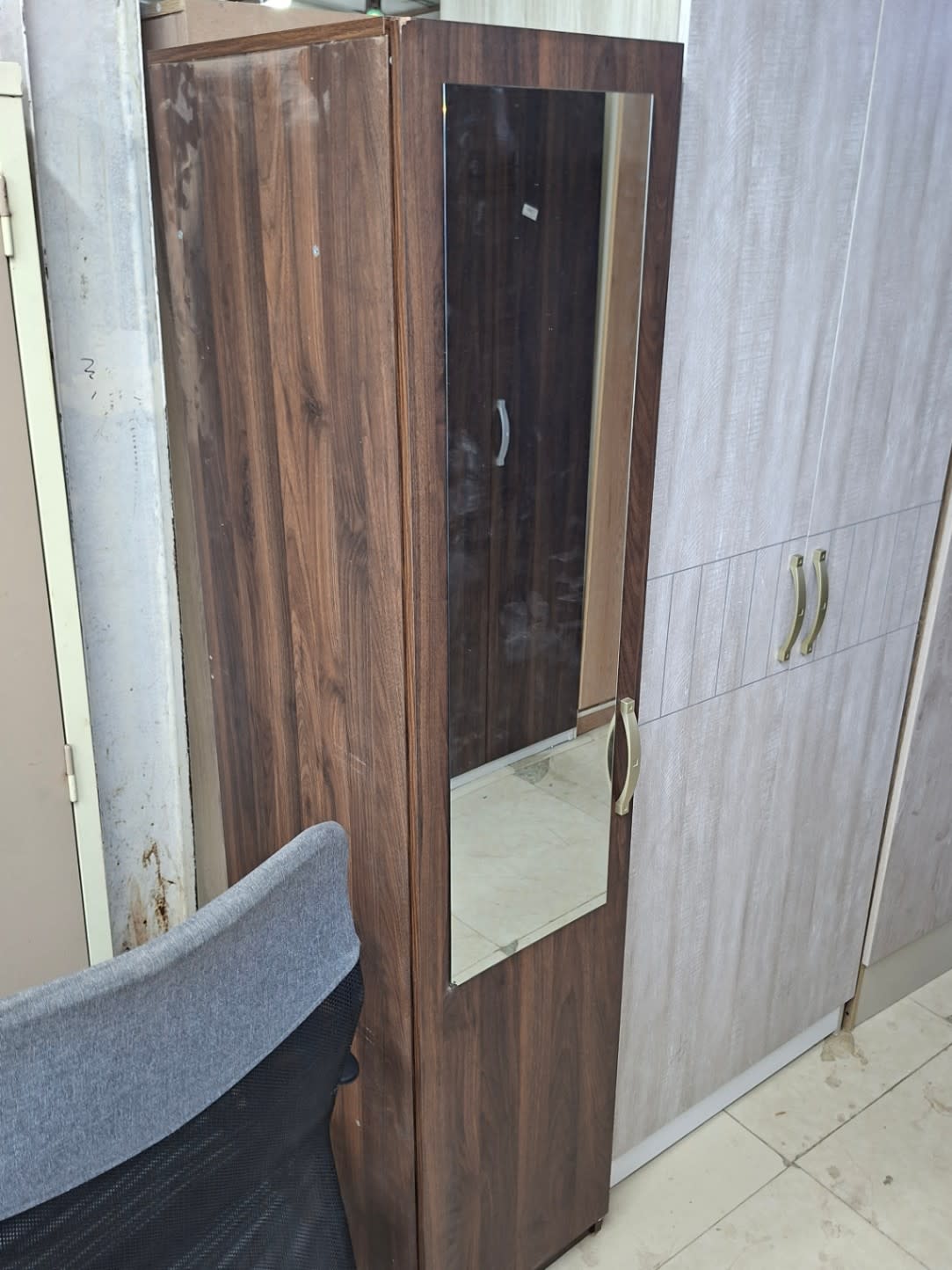Single Door Wardrobe with Mirror 2