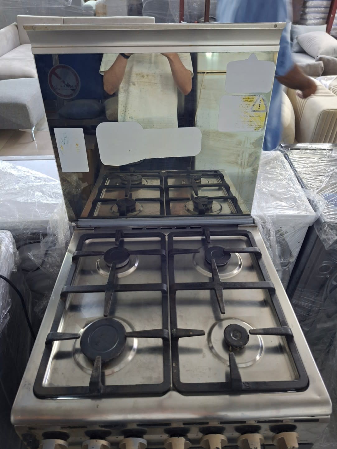 4-Burner Gas Cooker with Oven 2