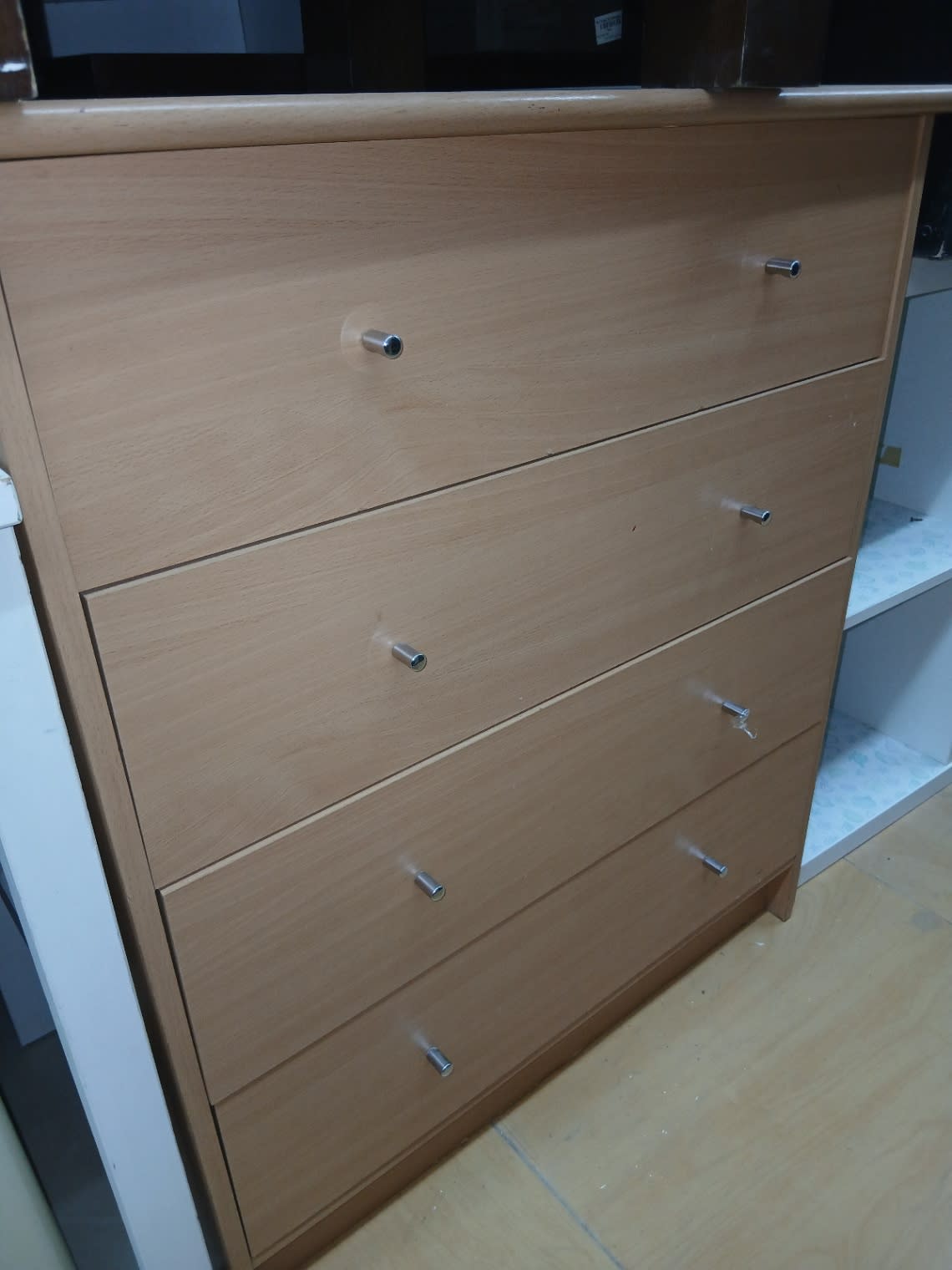 4-Drawer Chest of Drawers 2