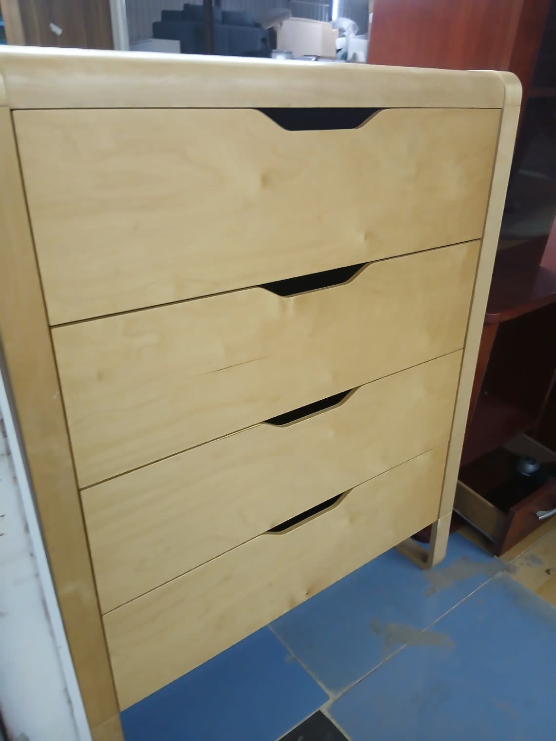 5-Drawer Chest of Drawers 3