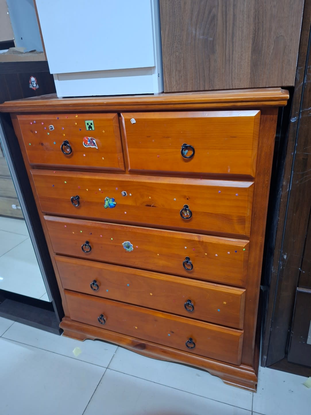 6-Drawer Chest of Drawers 2