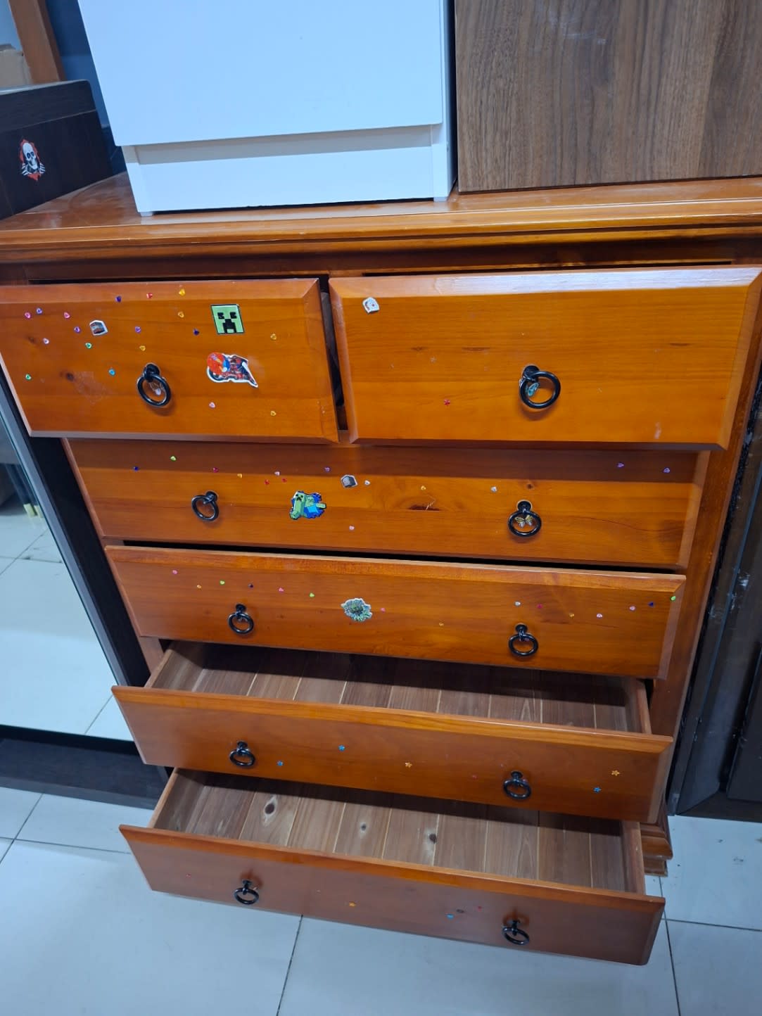 6-Drawer Chest of Drawers 3