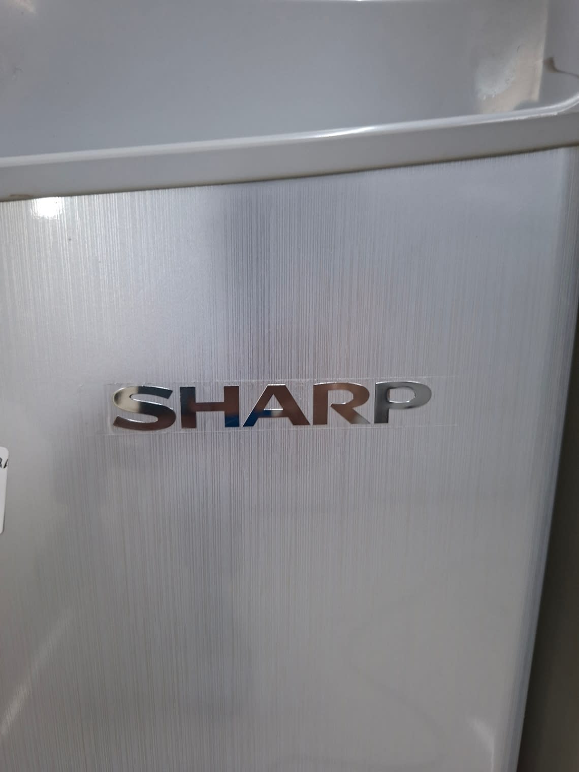 Single-Door Mini Refrigerator 2