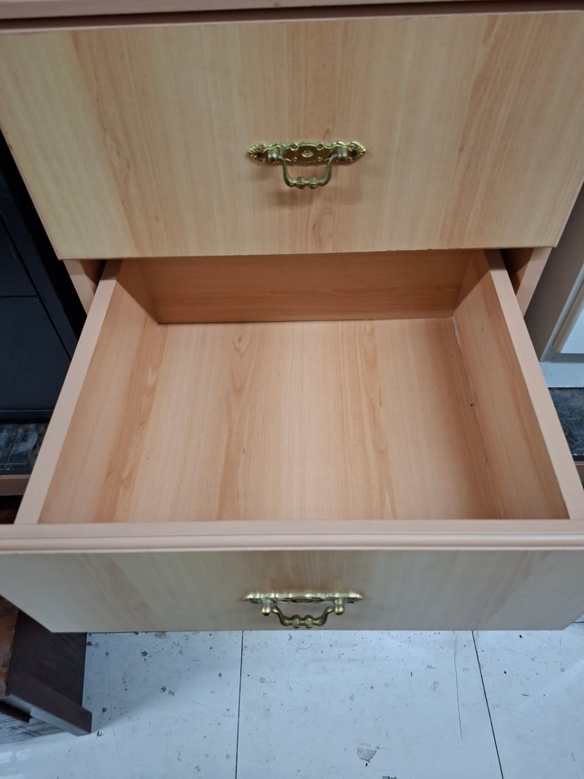 2-Drawer Nightstand 3