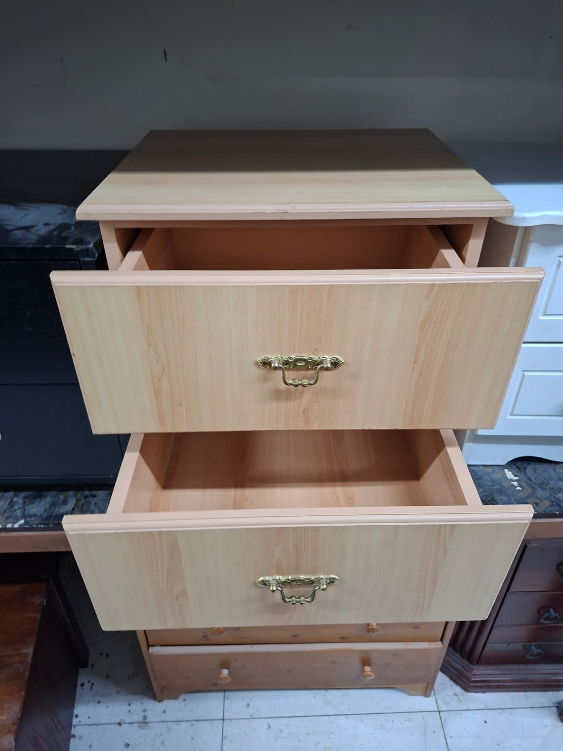 2-Drawer Nightstand 2