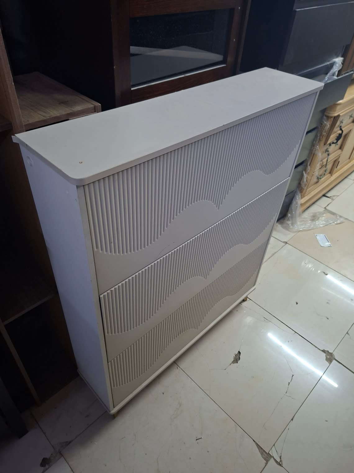 Bufaisal barcode label photo for used 3-door flip-down shoe rack at Shop B Ajman
