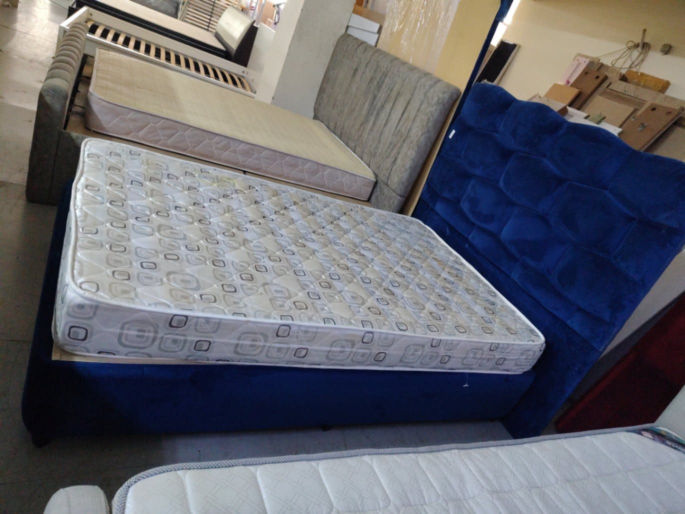 Single Bed Frame with Headboard and Mattress 2