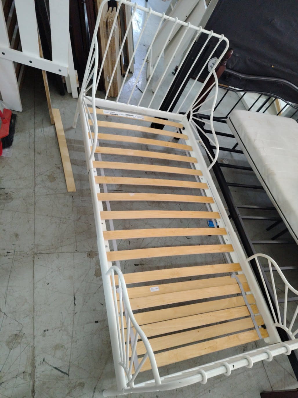 Single Metal Bed Frame with Wooden Slats 2