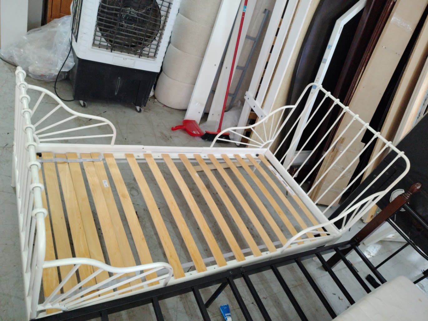 Single Metal Bed Frame with Wooden Slats 3