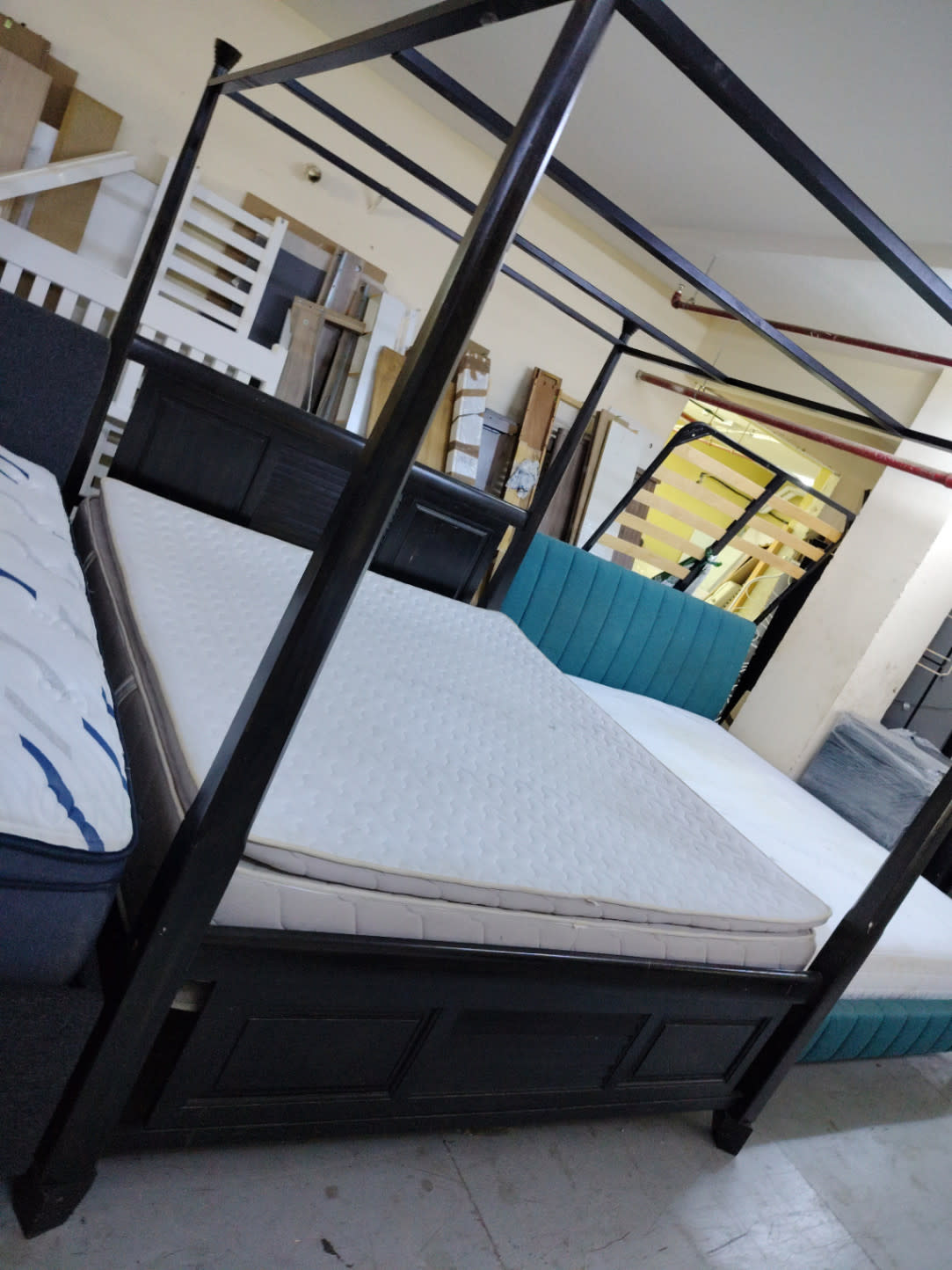Four-Poster Canopy Bed Frame 3
