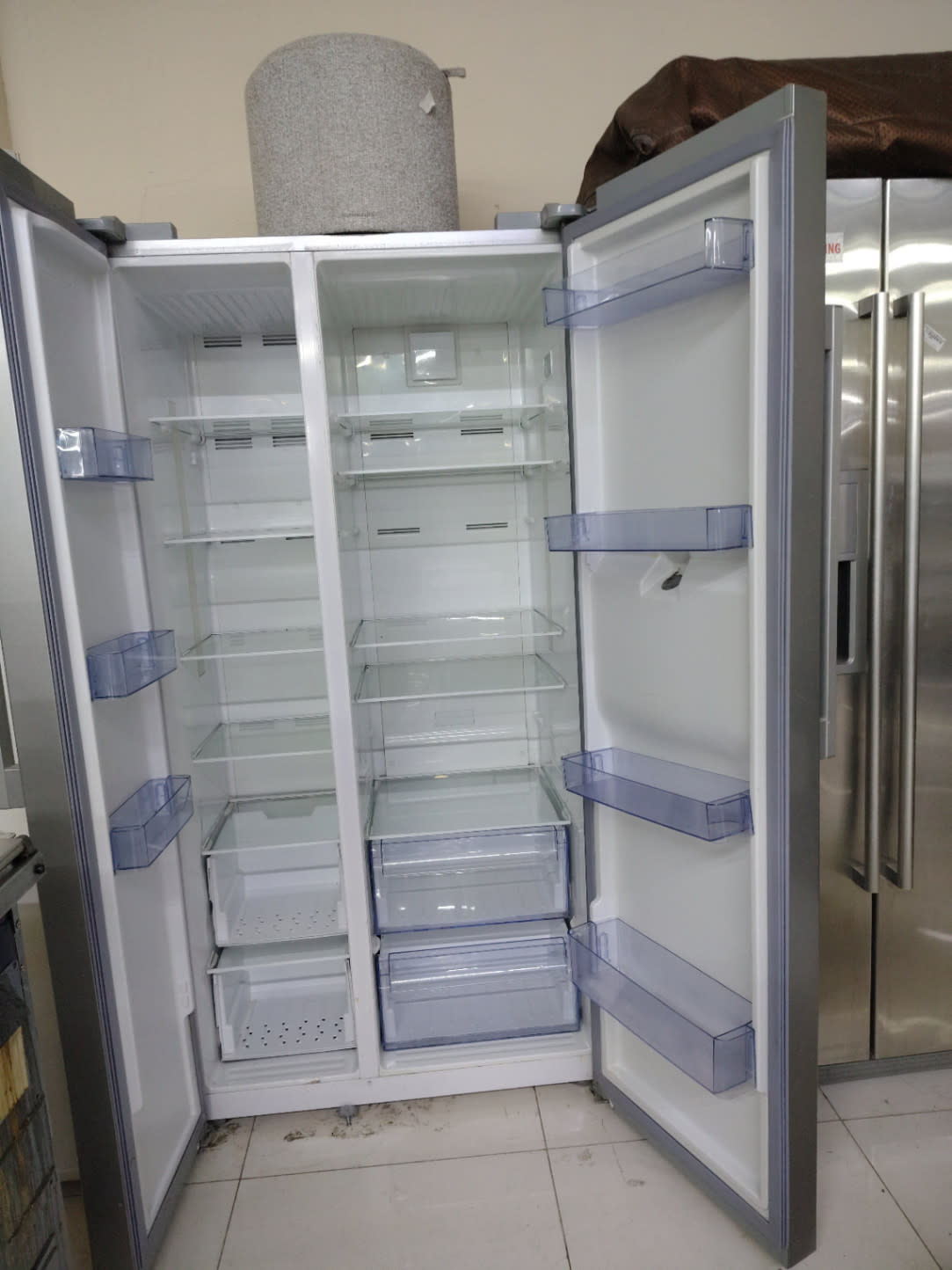 Side-by-Side Refrigerator with Water Dispenser 2