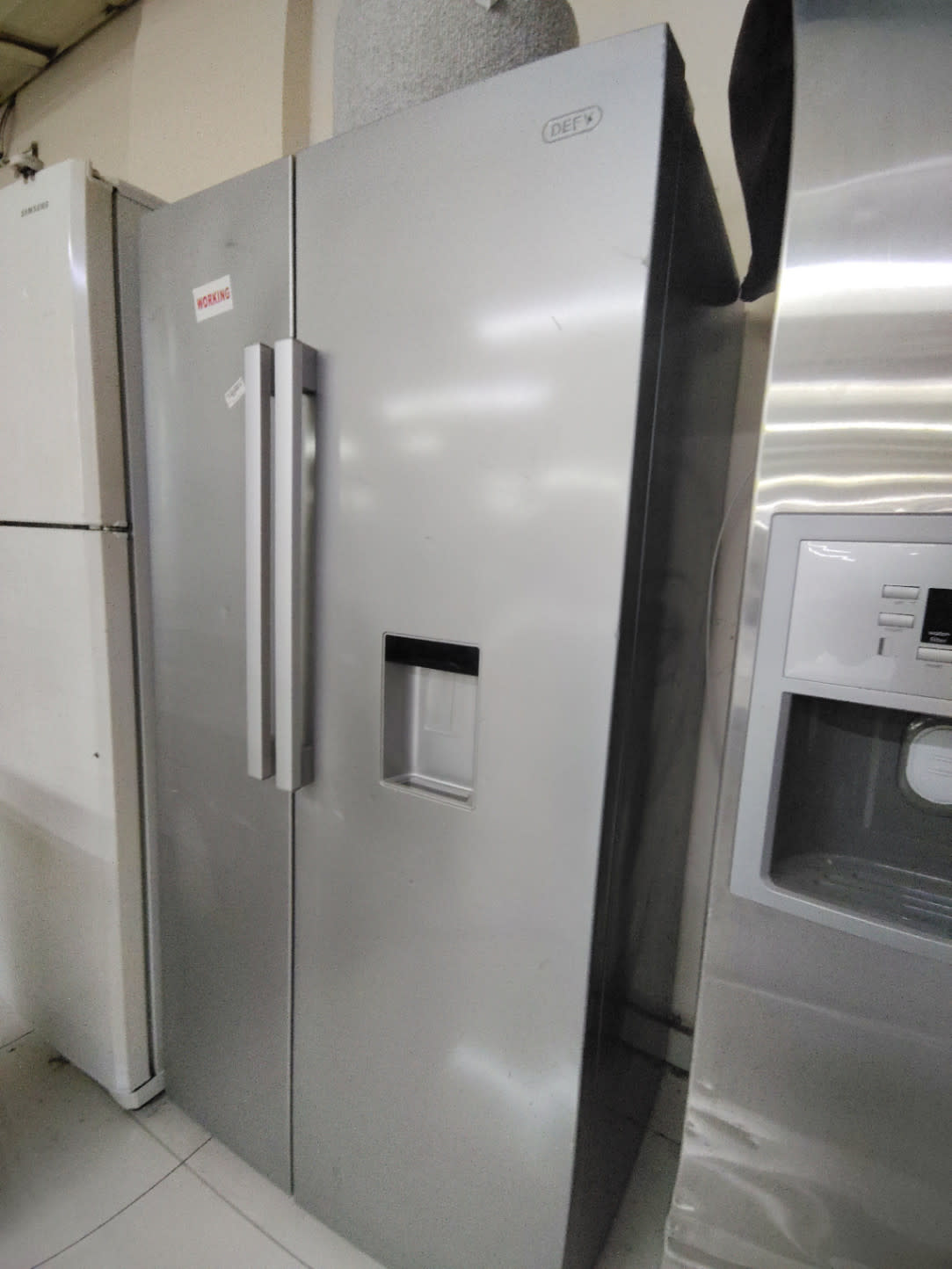 Side-by-Side Refrigerator with Water Dispenser 3