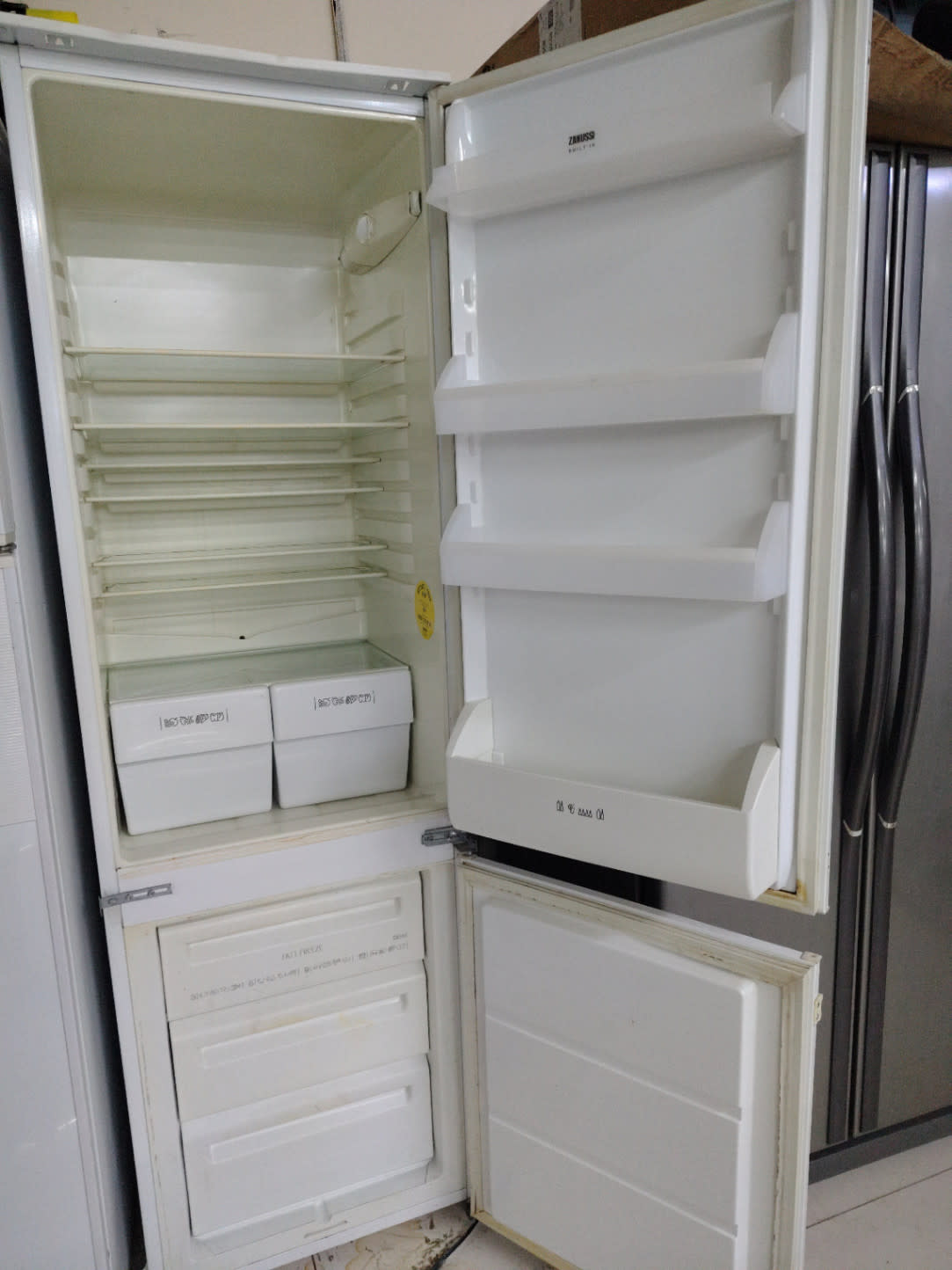 Built-In Bottom-Freezer Refrigerator 2