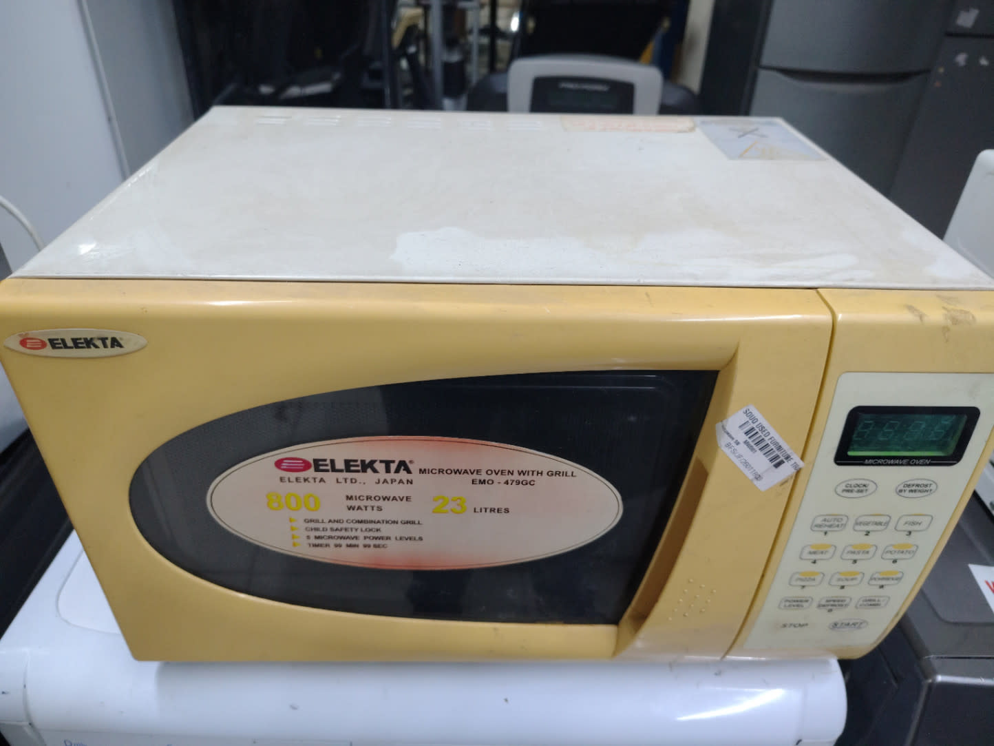 Microwave Oven with Grill 3
