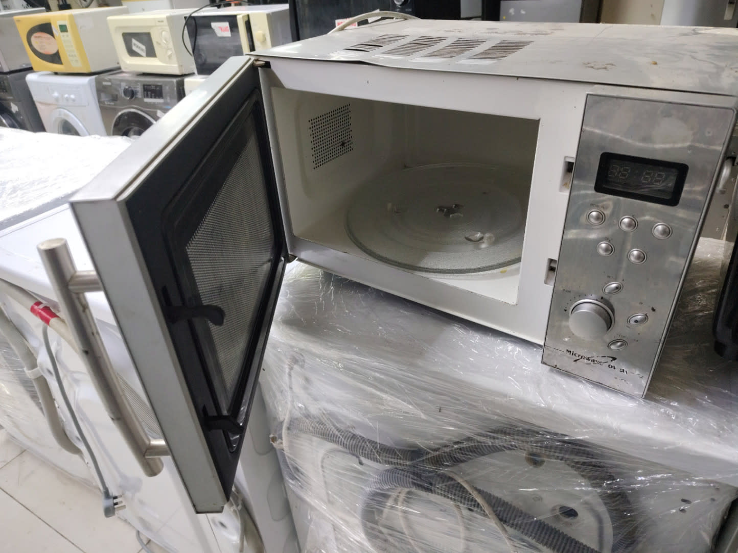 Microwave Oven 3