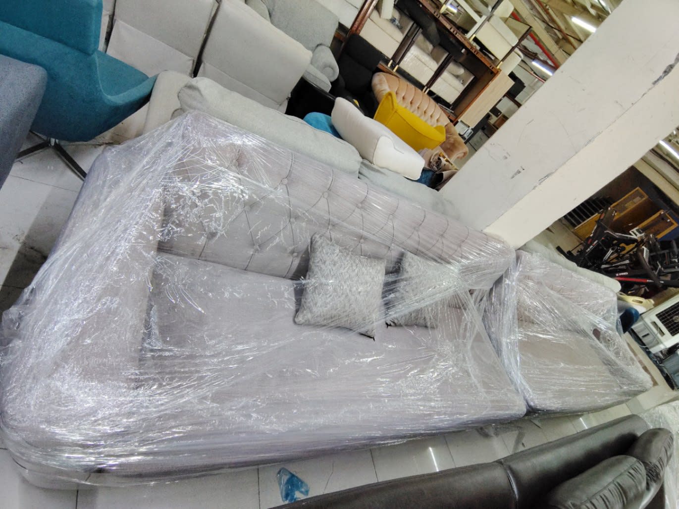 Sectional Sofa with Cushions