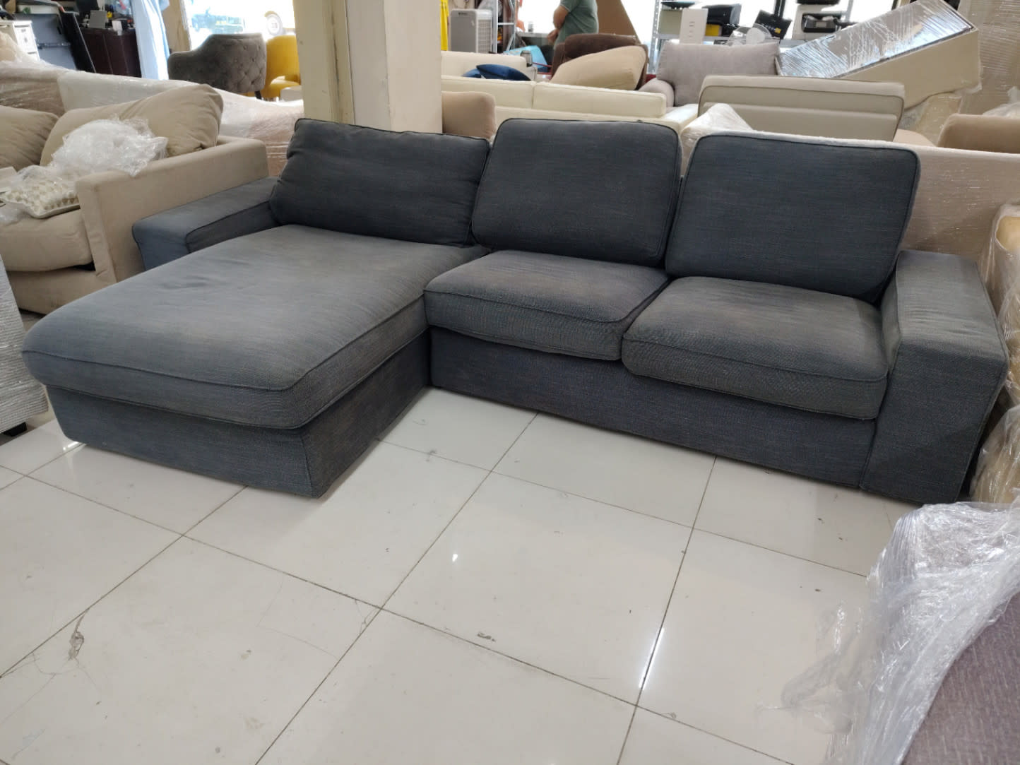 L-Shape Sectional Sofa with Chaise