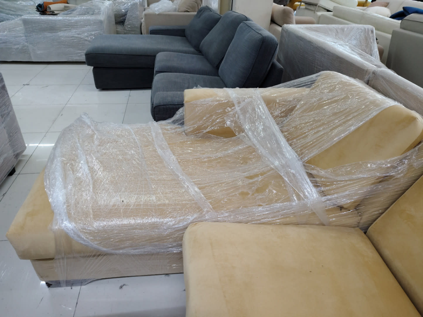 L-Shape Sectional Sofa with Chaise 2
