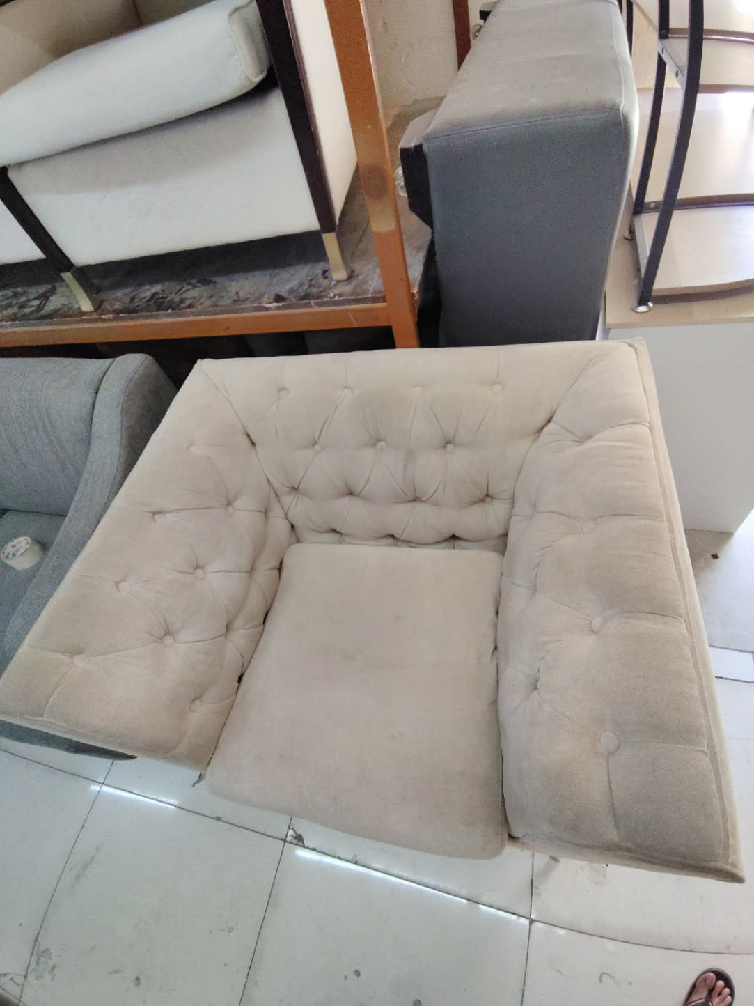 Chesterfield-Style Armchair 3