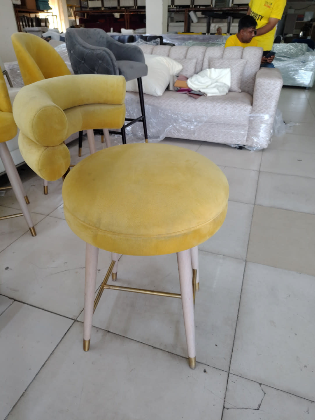 Velvet Bar Stool with Curved Back 3