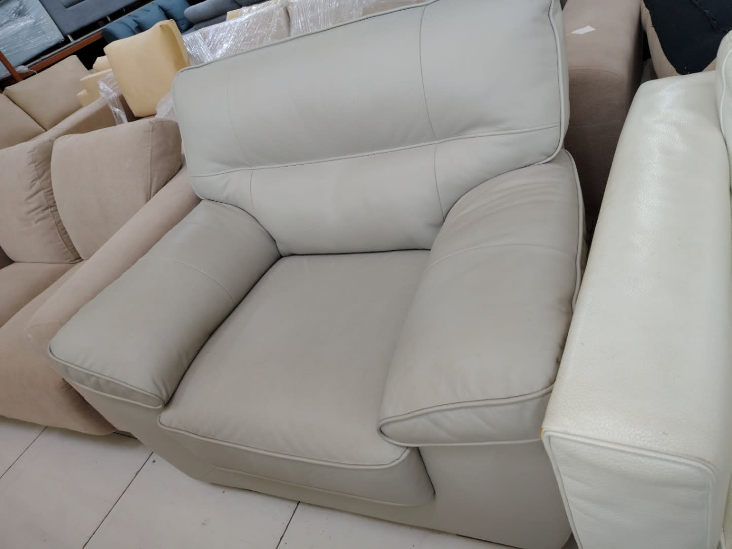 Single-Seat Armchair 3
