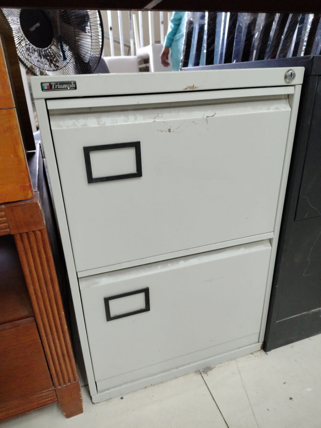 2-Drawer Filing Cabinet 3