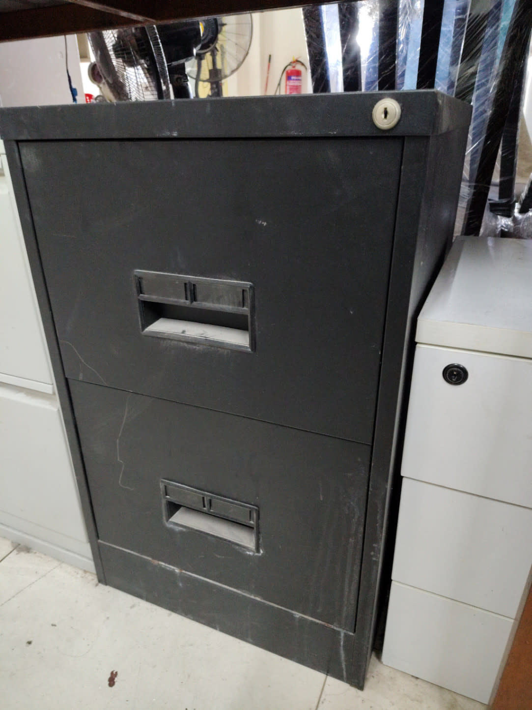 2-Drawer Metal Filing Cabinet 3