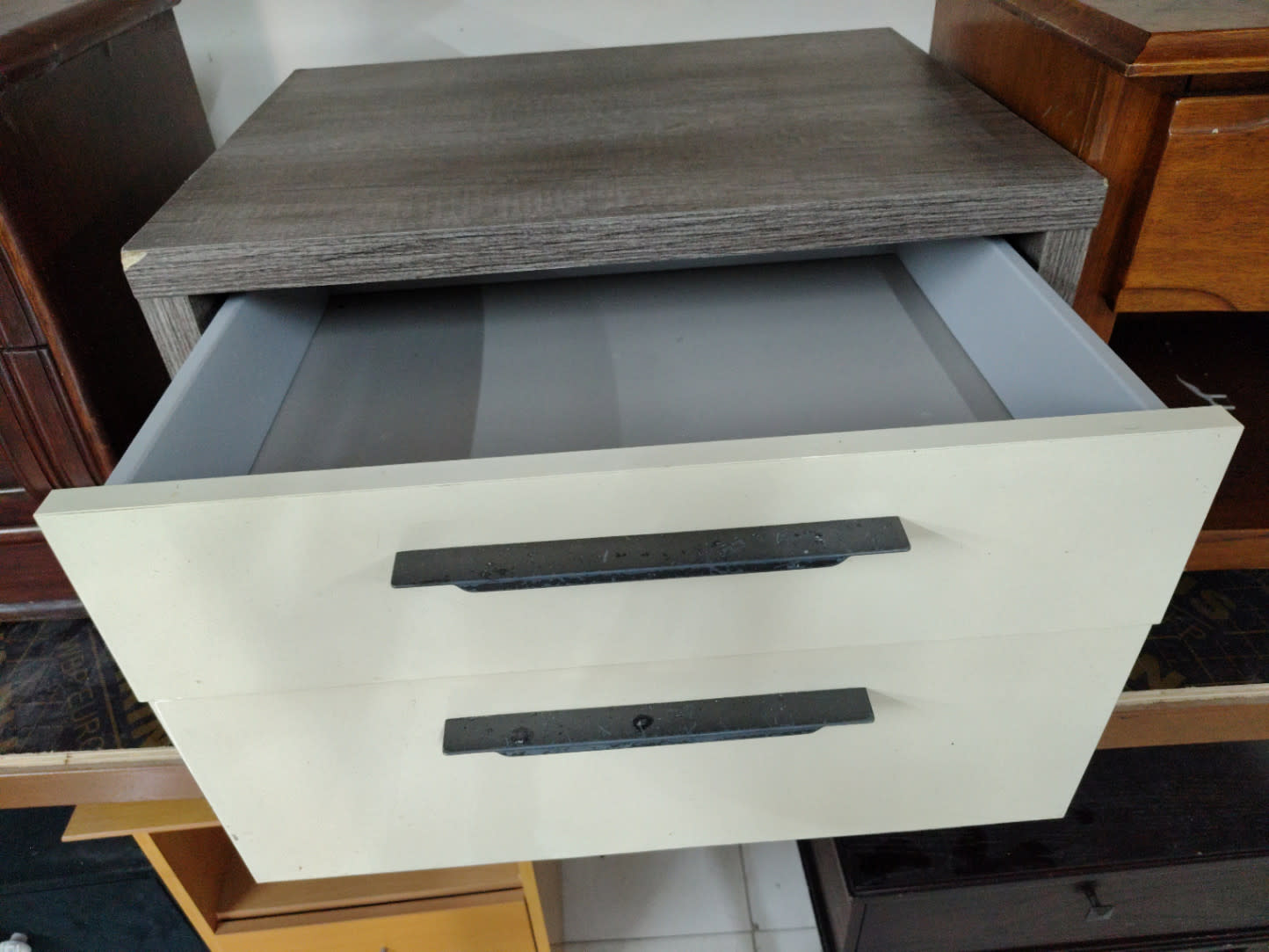 2-Drawer Nightstand 2