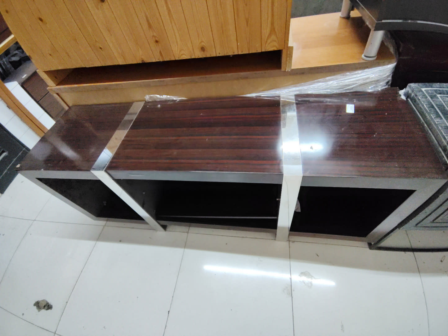 TV Stand with Open Shelves and Chrome Legs 3