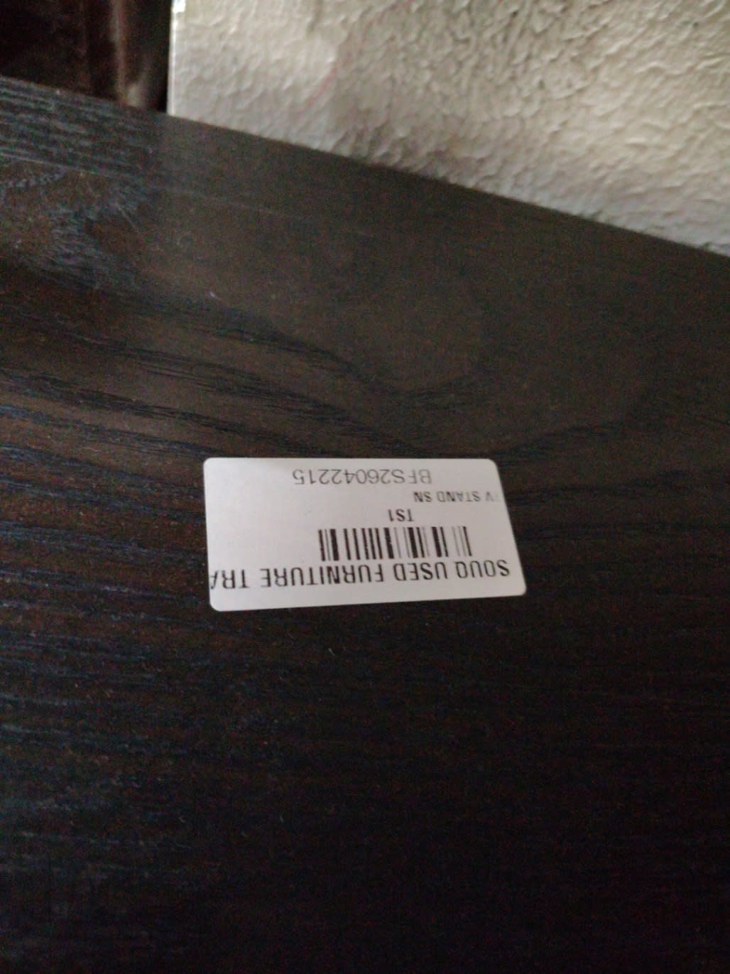 Bufaisal barcode label BFS26042215 for used dark wood TV stand