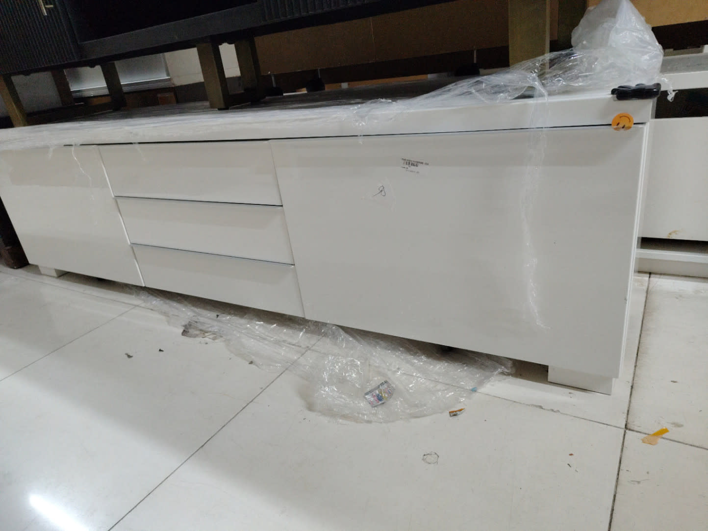 Gloss White TV Stand with Drawers 2