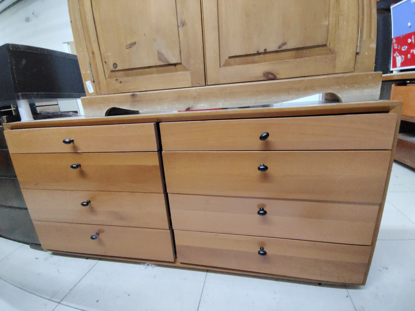 8-Drawer Double Dresser