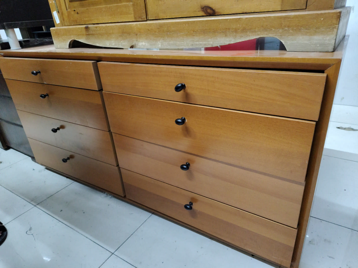 8-Drawer Double Dresser 3