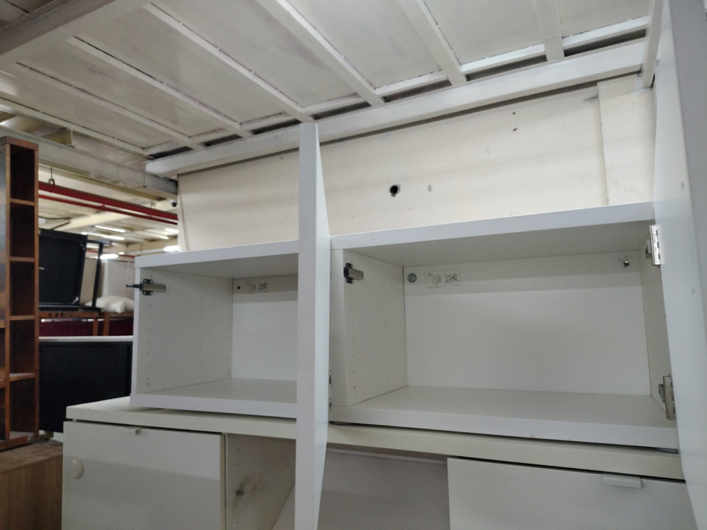 Wall-Mounted Kitchen Cabinet 3