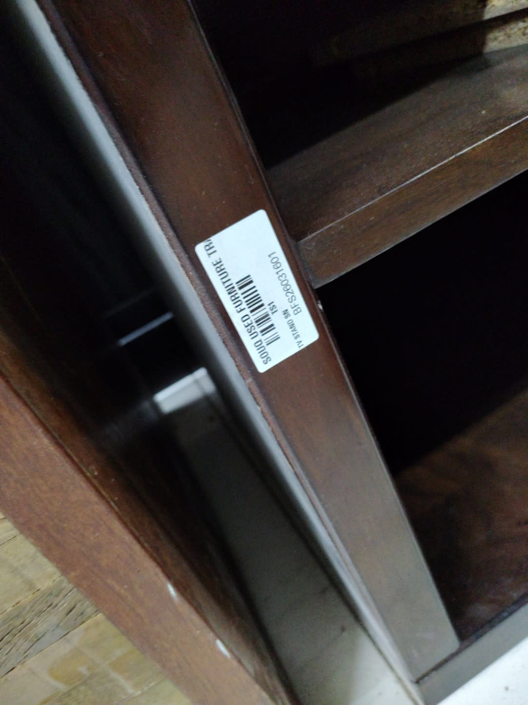 Bufaisal barcode label BFS26032S1601 for used dark brown wood TV stand