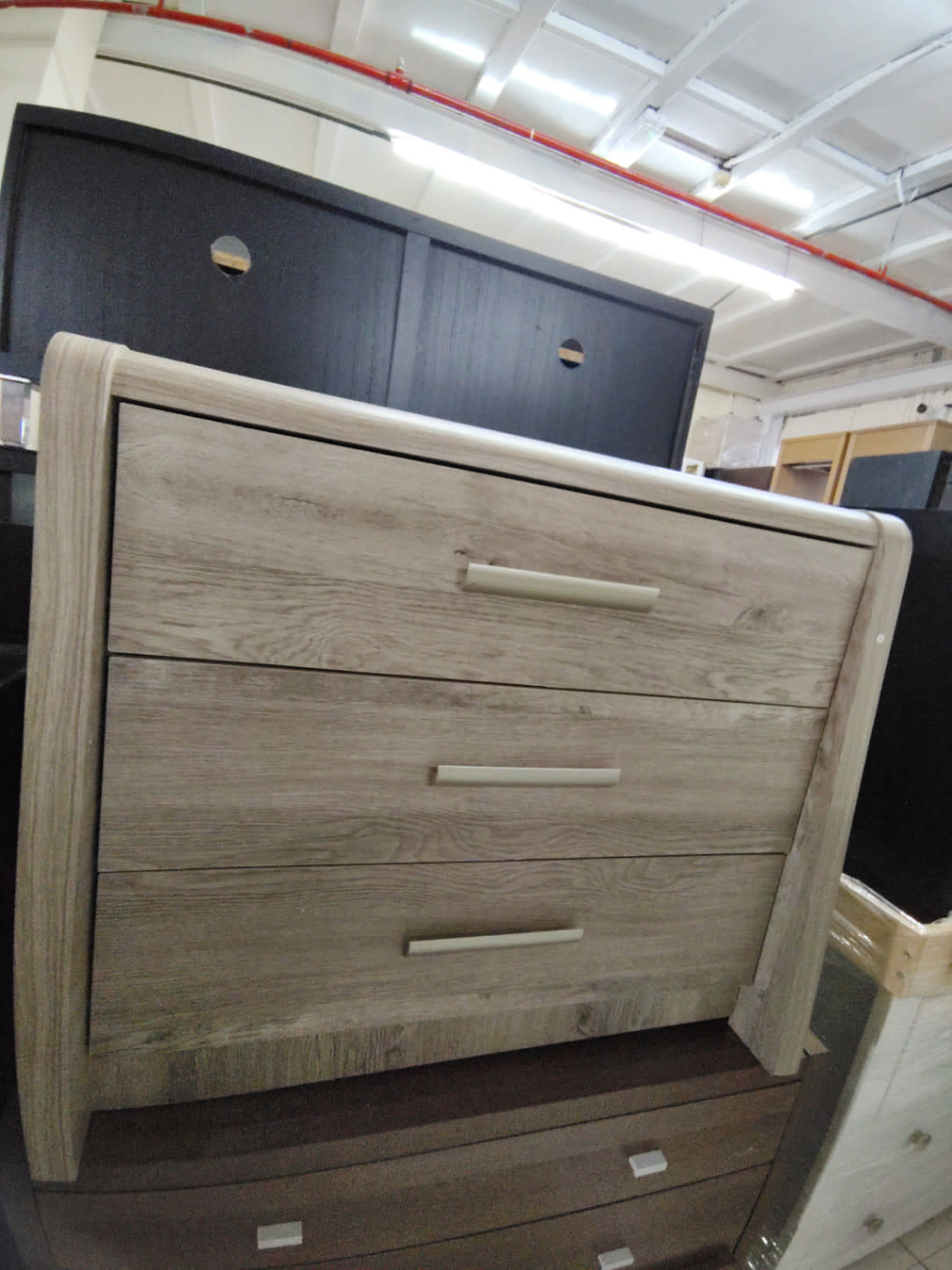 3-Drawer Chest of Drawers 2