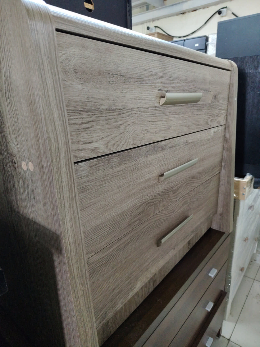 3-Drawer Chest of Drawers 3