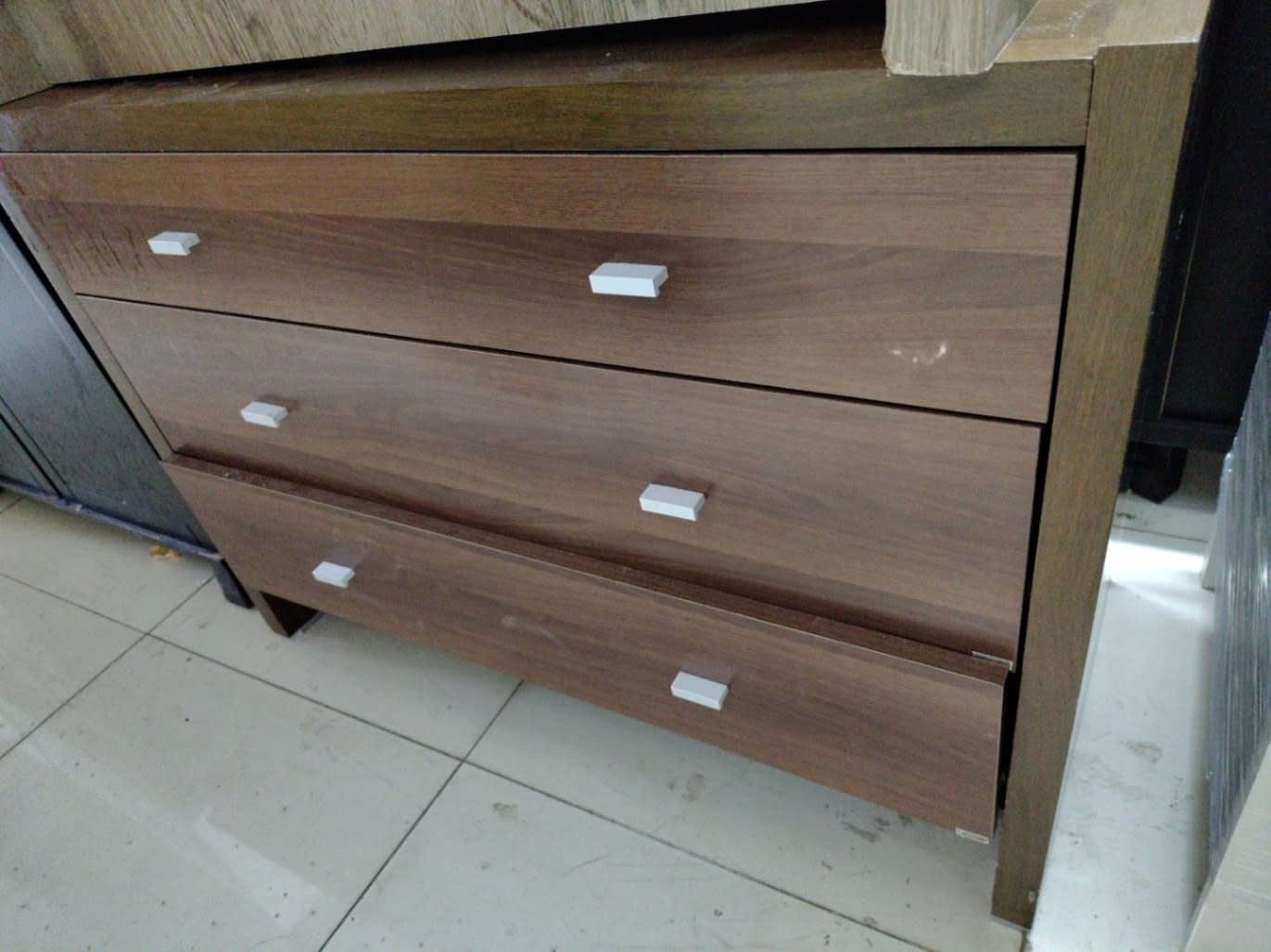 3-Drawer Dresser 3