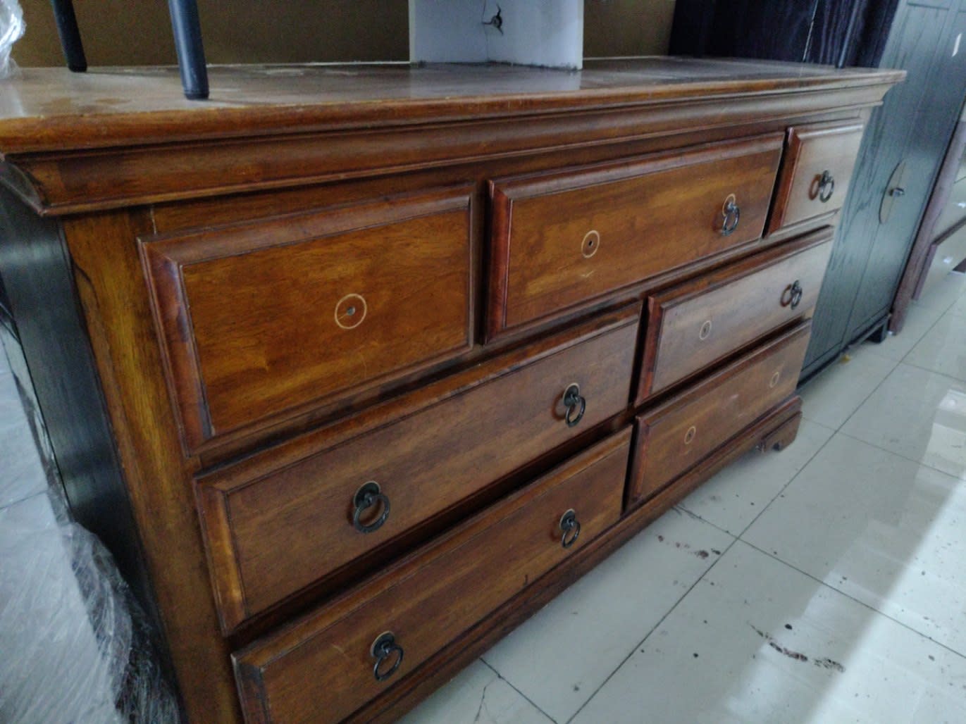 7-Drawer Wide Dresser 3