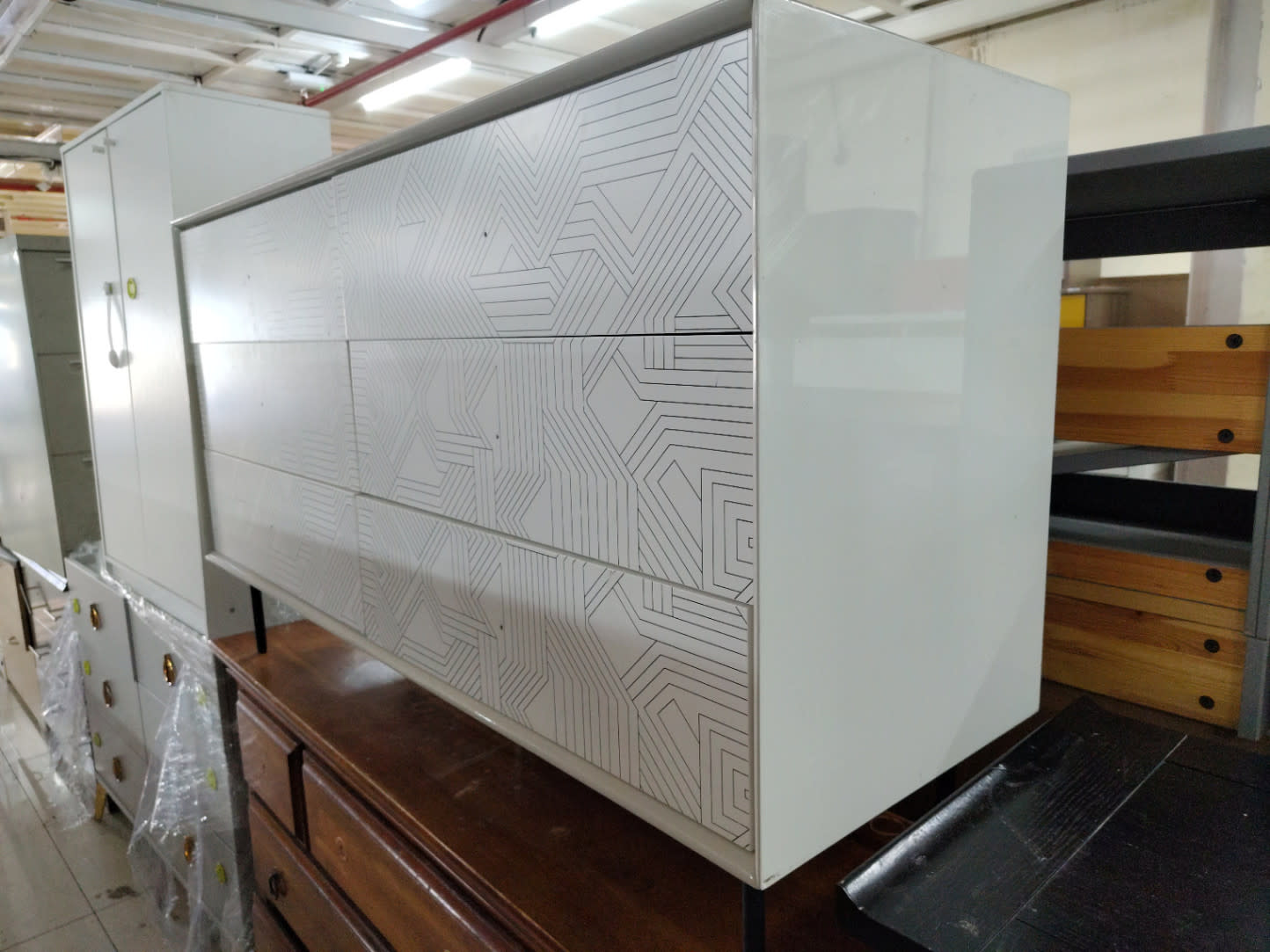 3-Drawer Dresser 2