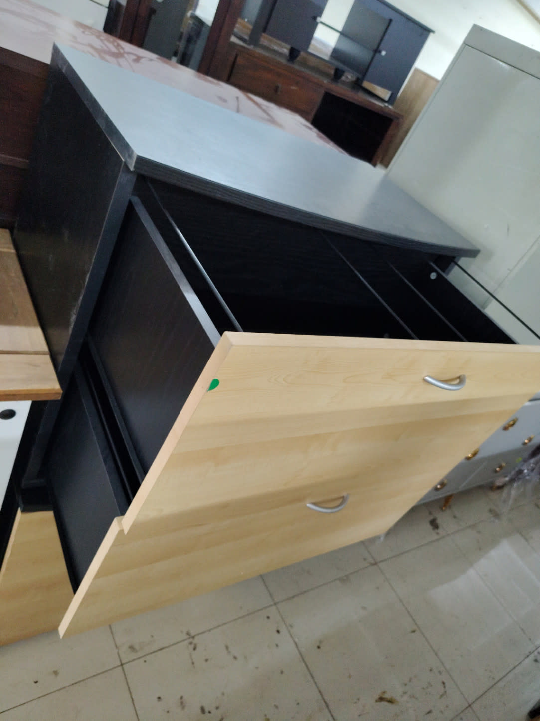 2-Drawer Lateral Filing Cabinet 2