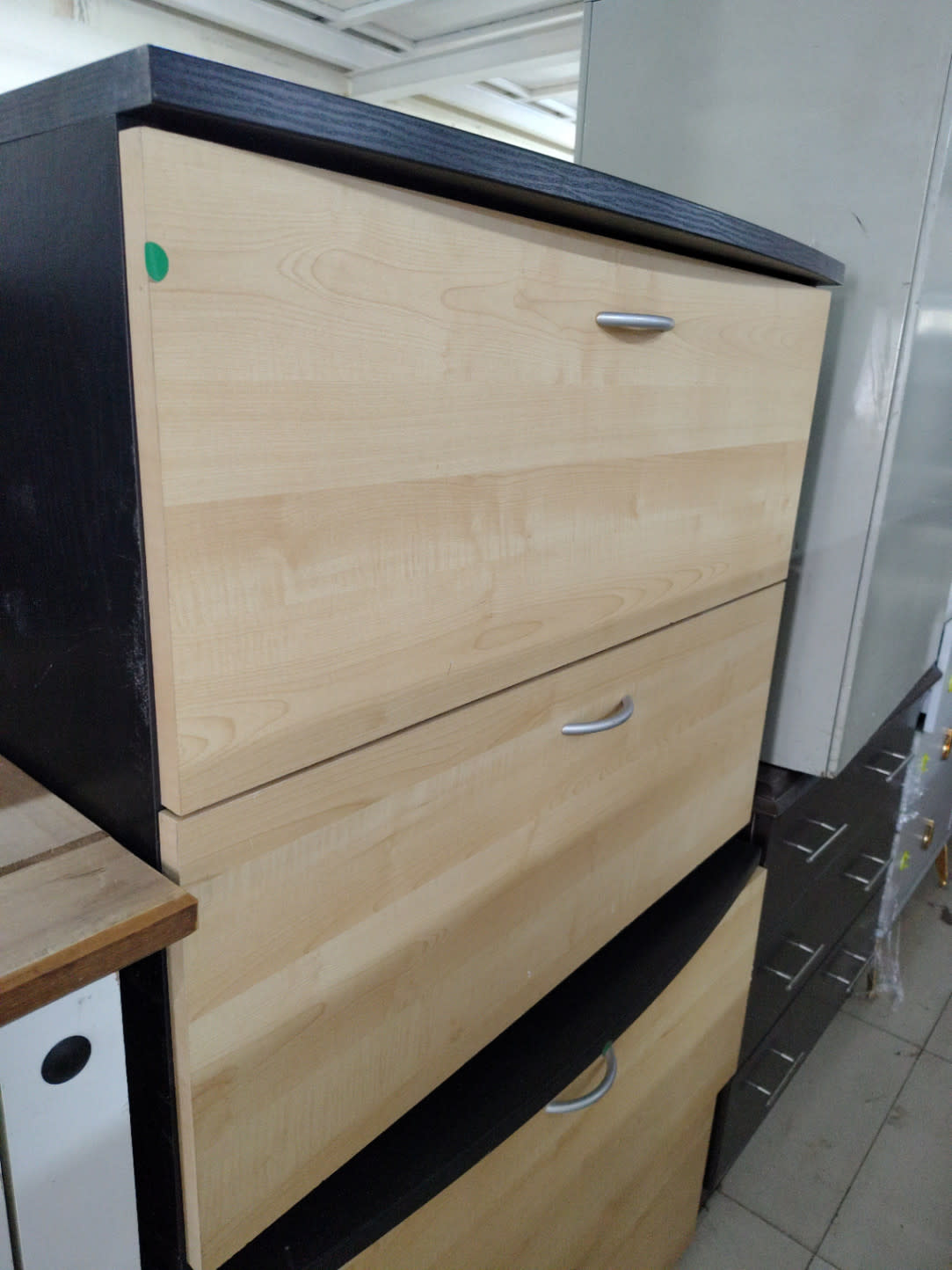 2-Drawer Lateral Filing Cabinet 3